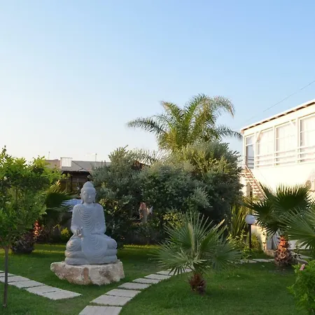 Floripa Surf House * Santa Maria Del Focallo